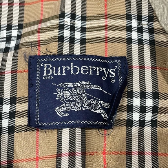 Vintage 1980s Burberry trench coat - Picture 7 of 7